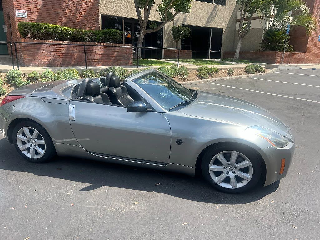 2004 NISSAN 350Z