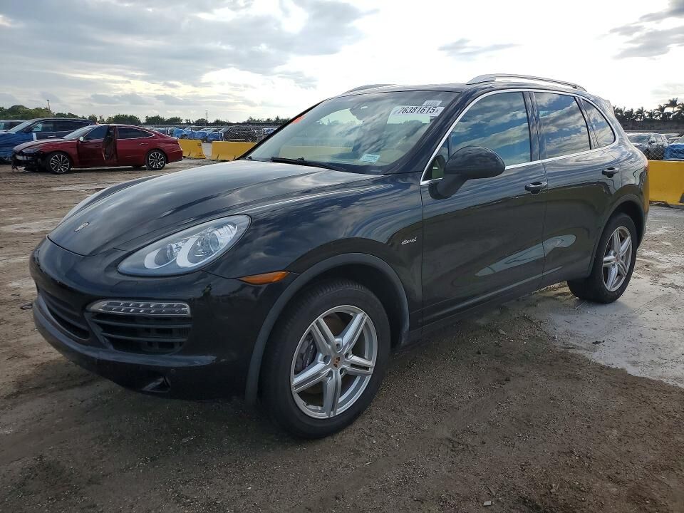 2014 PORSCHE Cayenne