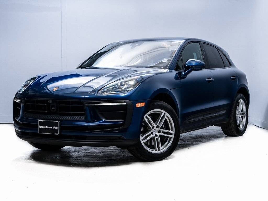 2023 PORSCHE Macan
