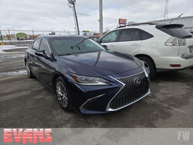 2019 LEXUS ES