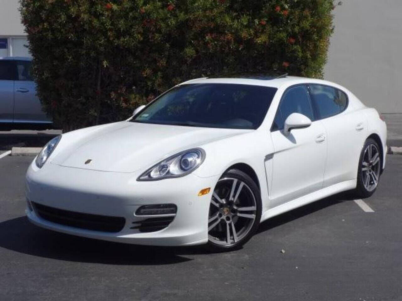 2013 PORSCHE Panamera