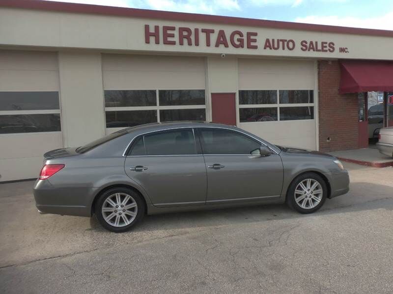 2005 TOYOTA Avalon