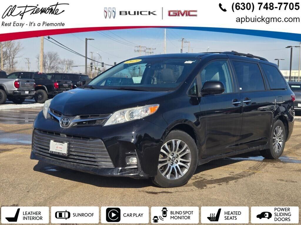 2019 TOYOTA Sienna
