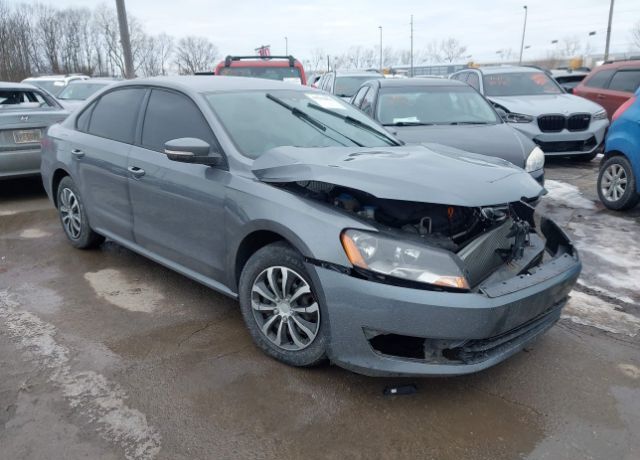 2013 VOLKSWAGEN Passat