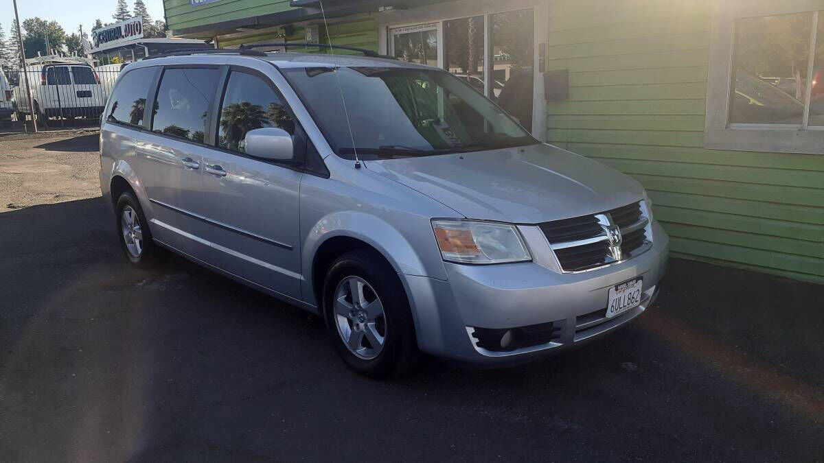 2010 CHRYSLER Town and Country