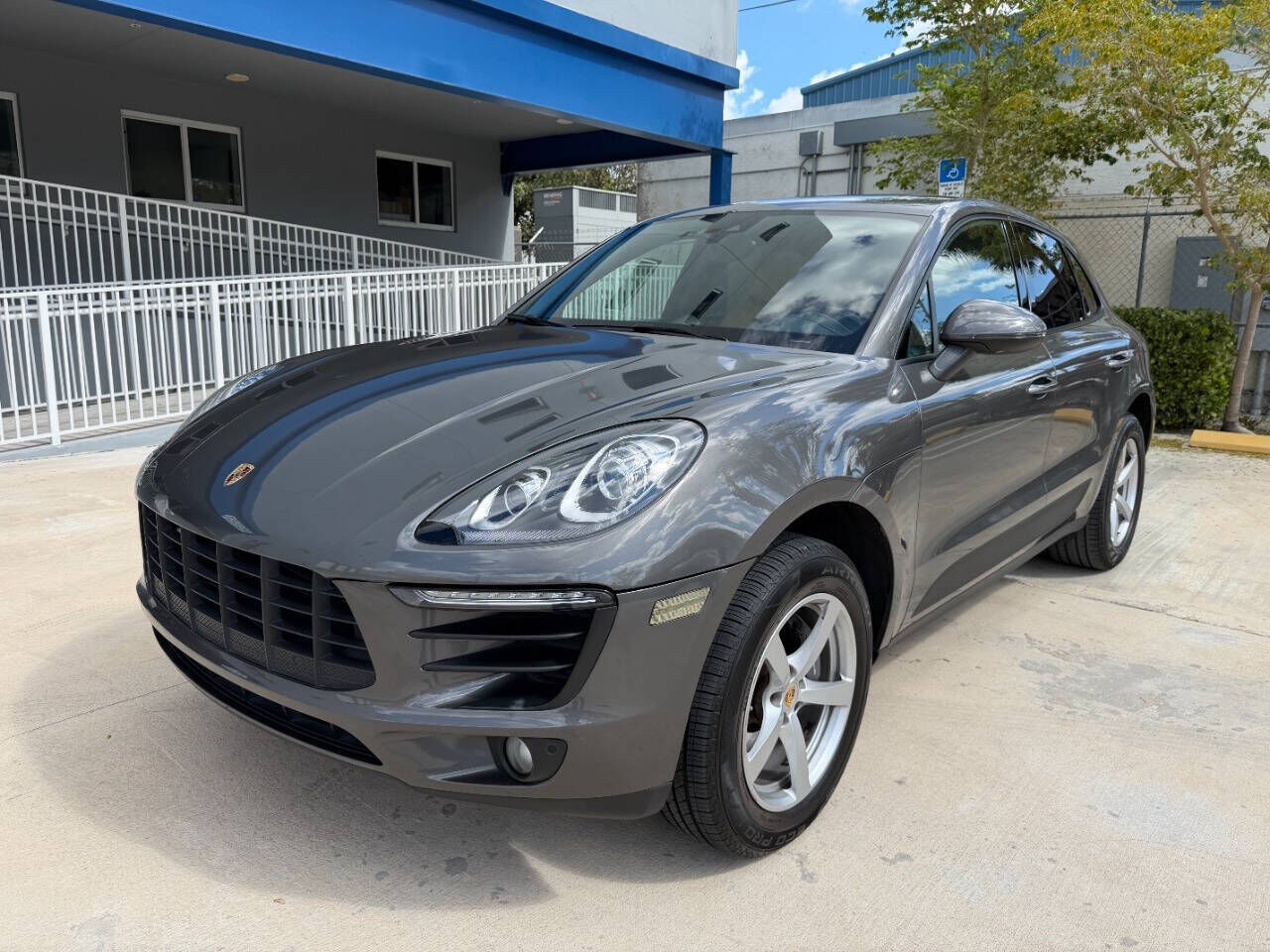2018 PORSCHE Macan