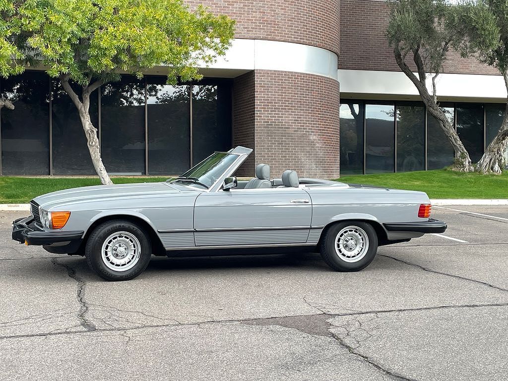 1984 MERCEDES-BENZ 380