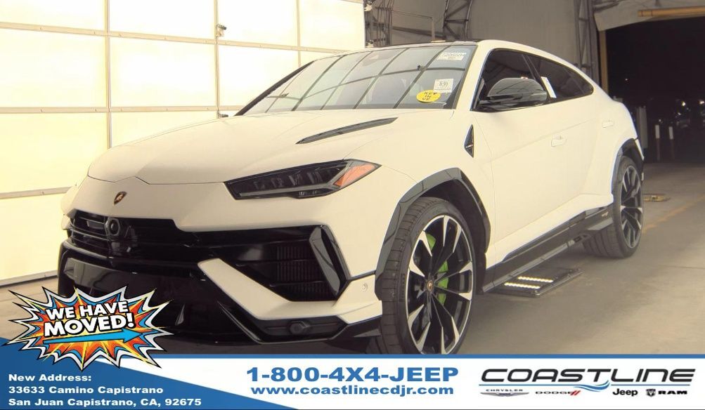 2023 LAMBORGHINI URUS