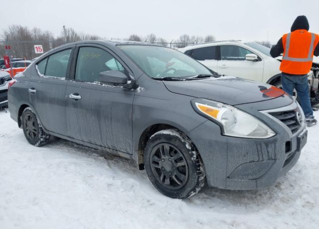 2017 NISSAN Versa