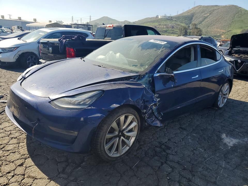 2018 TESLA Model 3