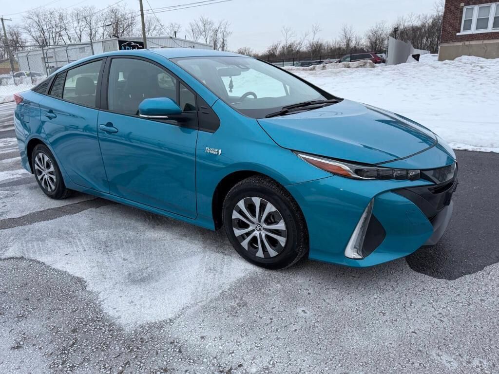 2022 TOYOTA Prius