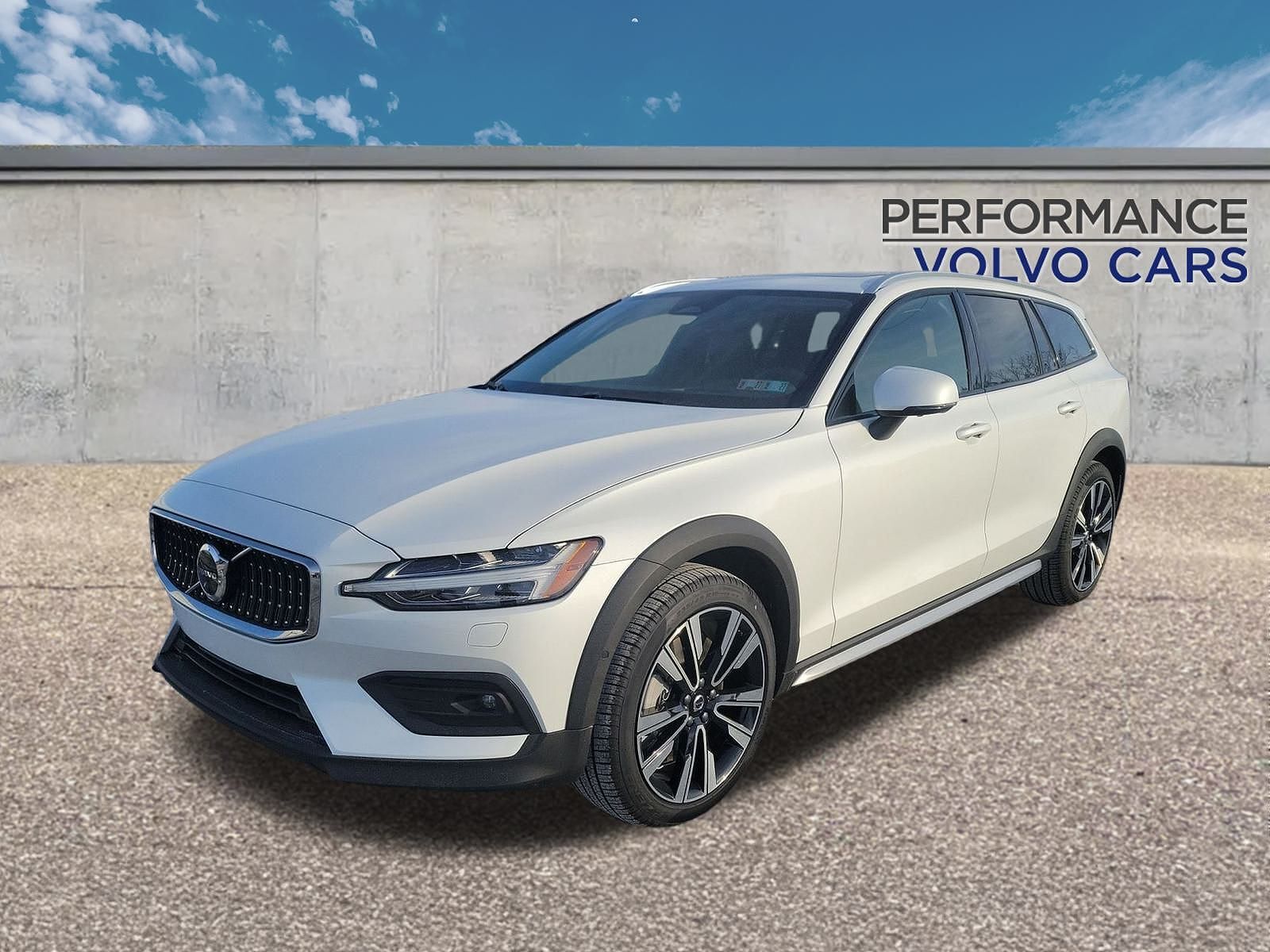 2026 VOLVO V60CC