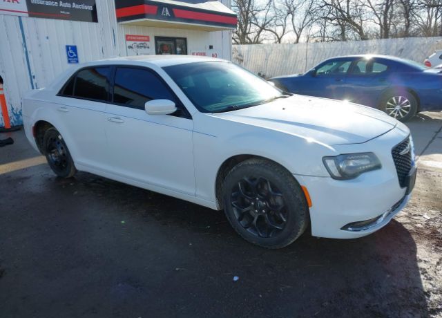2019 CHRYSLER 300