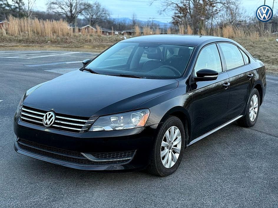 2013 VOLKSWAGEN Passat