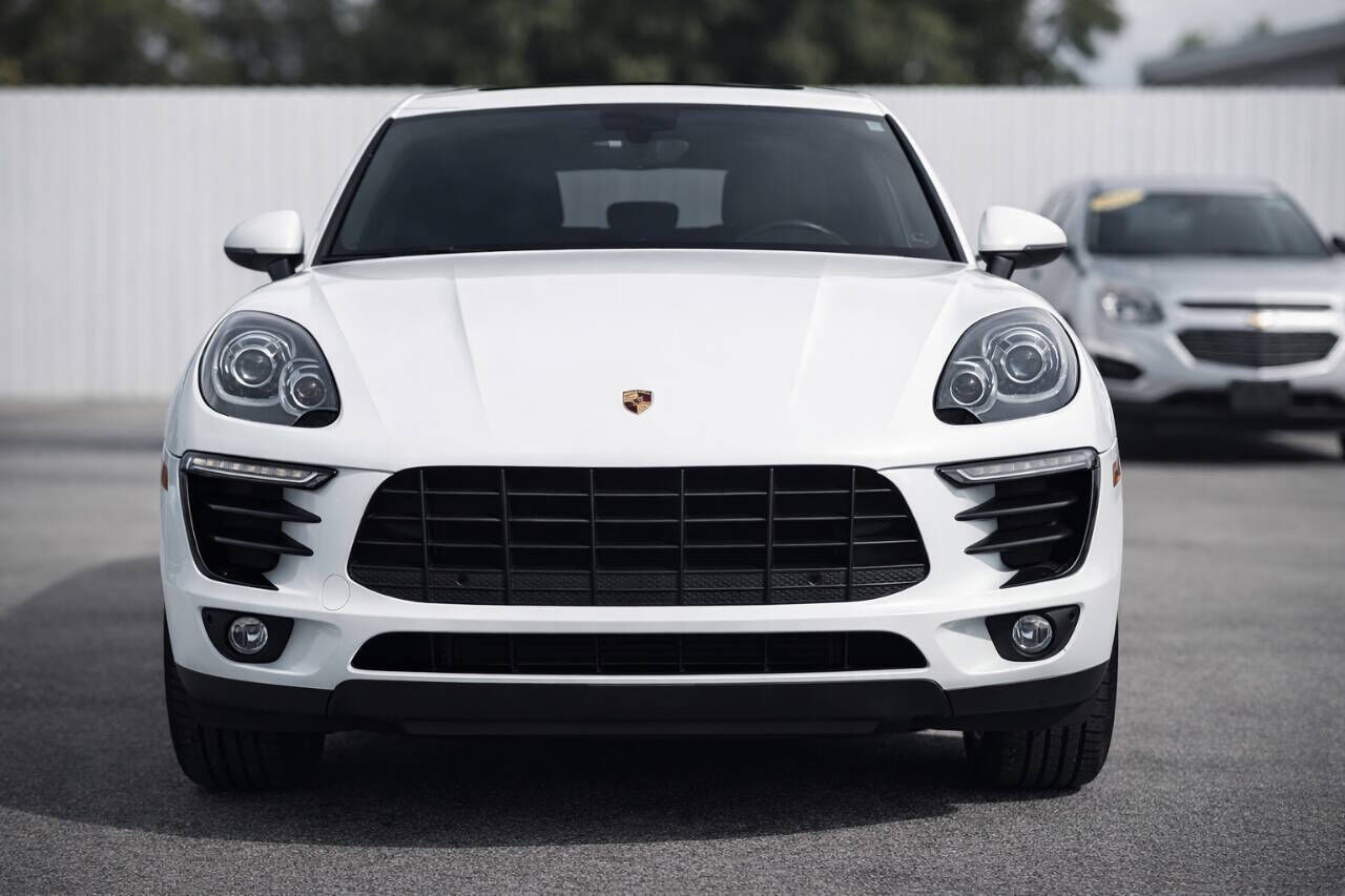2017 PORSCHE Macan
