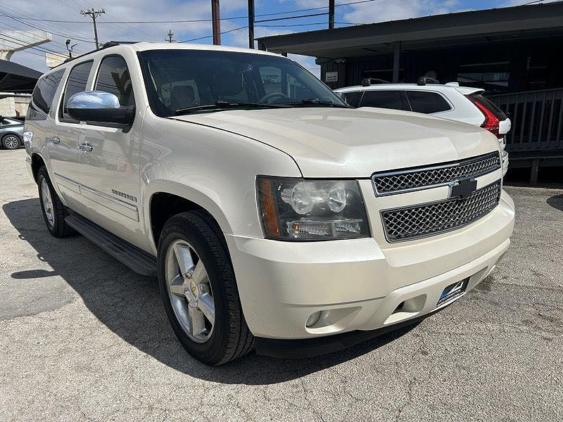 2013 CHEVROLET Suburban