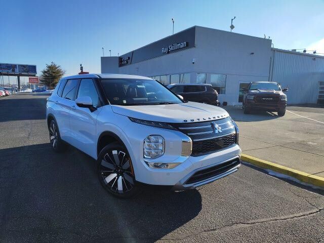 2026 MITSUBISHI Outlander