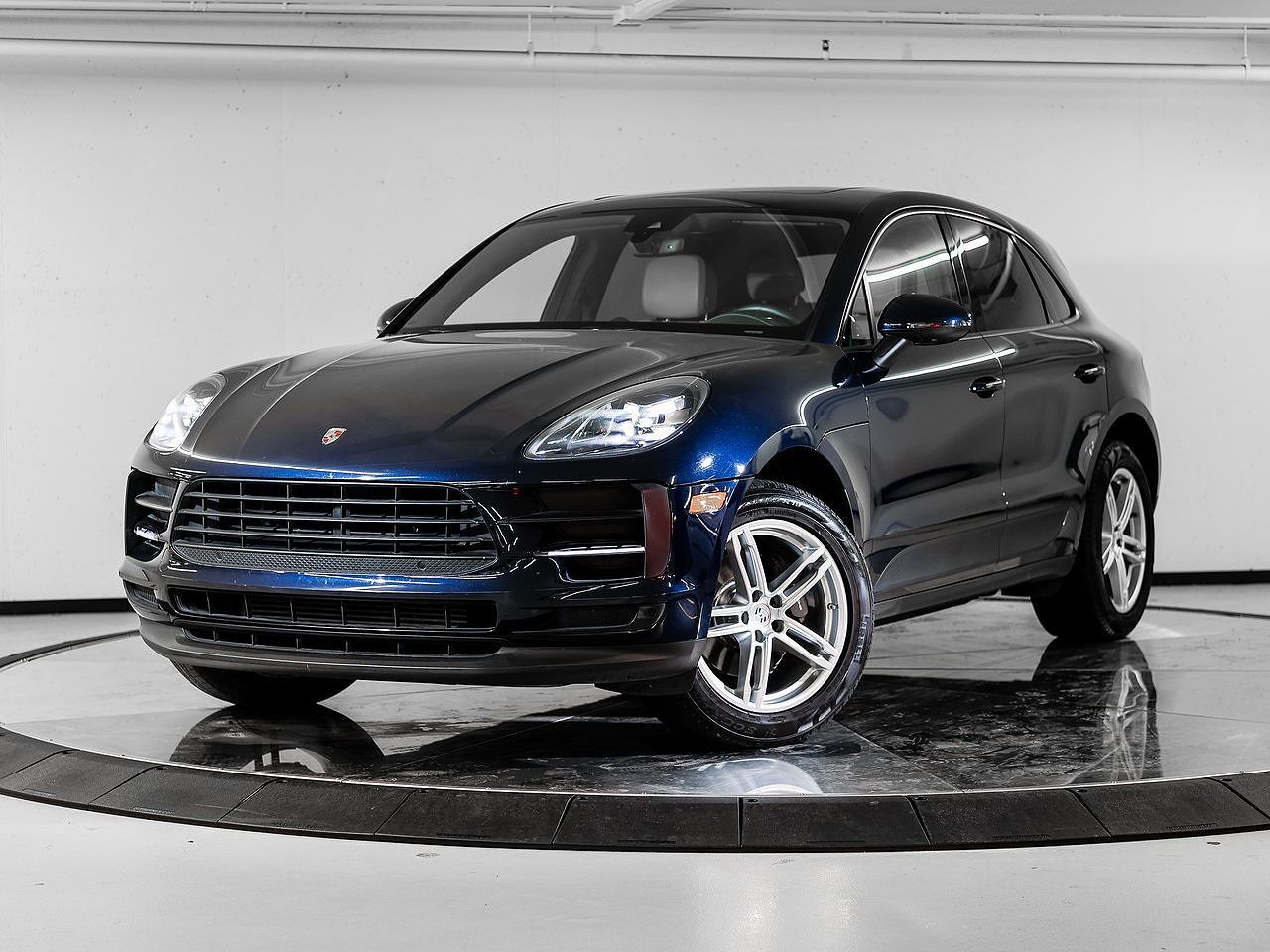 2020 PORSCHE Macan