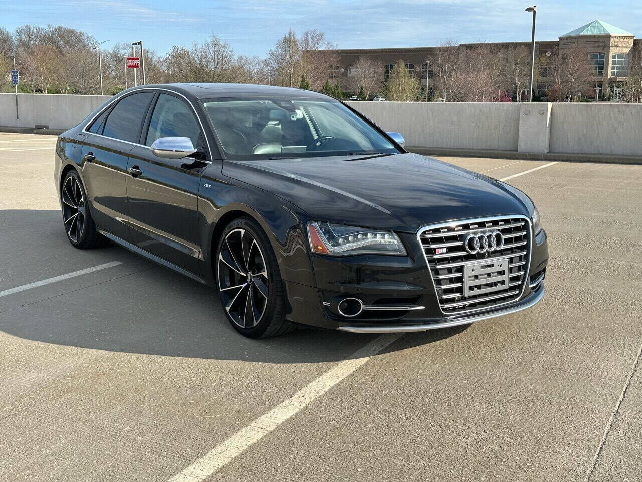 2013 AUDI S8