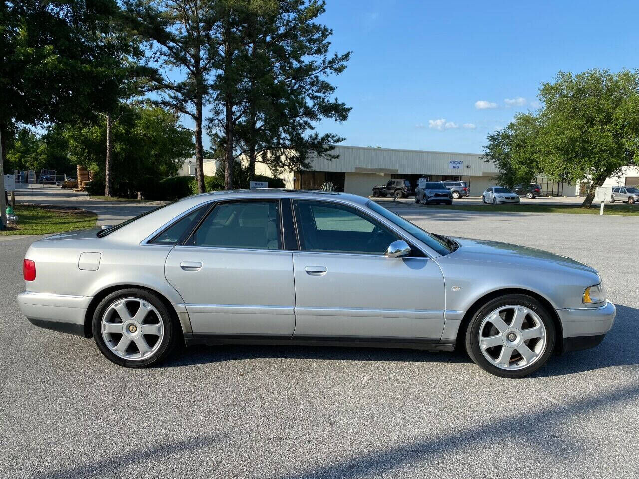 2001 Audi S8