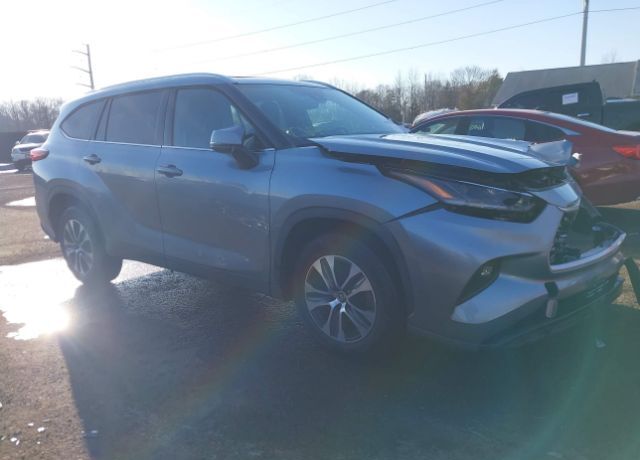 2021 TOYOTA Highlander