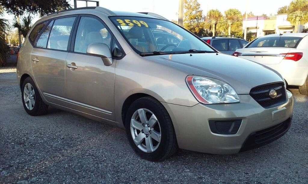 2007 KIA Rondo