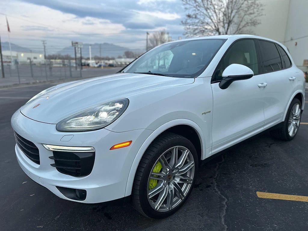 2017 PORSCHE Cayenne