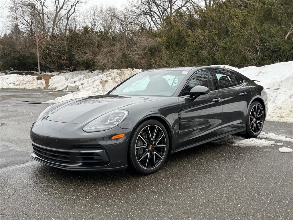 2018 PORSCHE Panamera