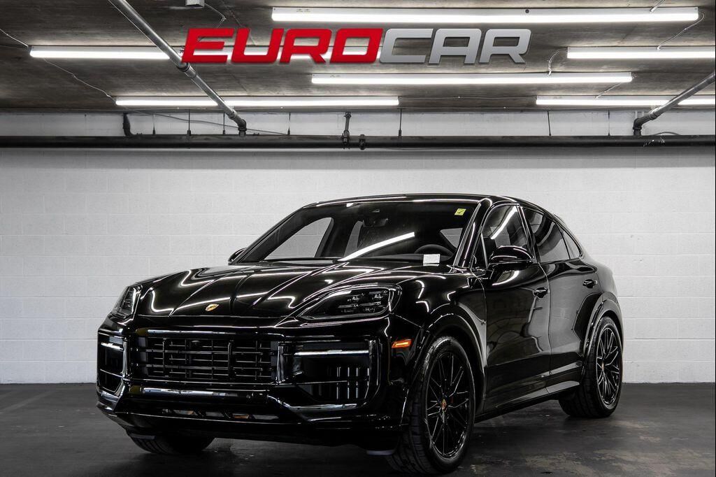 2025 PORSCHE Cayenne
