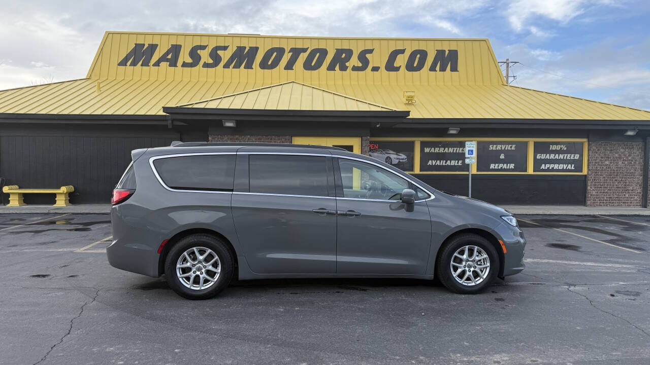 2022 CHRYSLER Pacifica