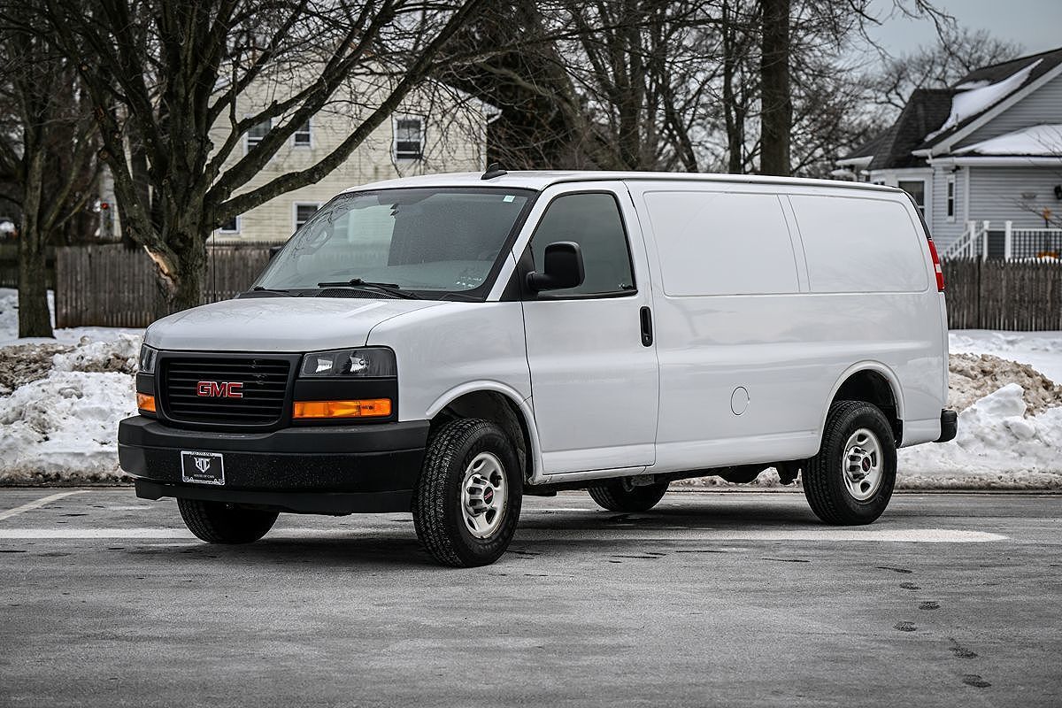 2022 GMC Savana