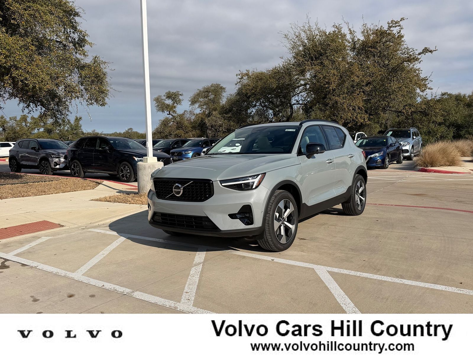 2026 VOLVO XC40