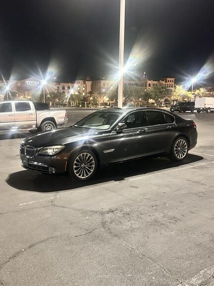 BMW 750i
