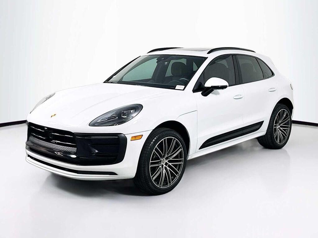 2025 PORSCHE Macan