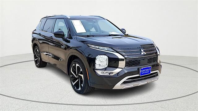 2024 MITSUBISHI Outlander