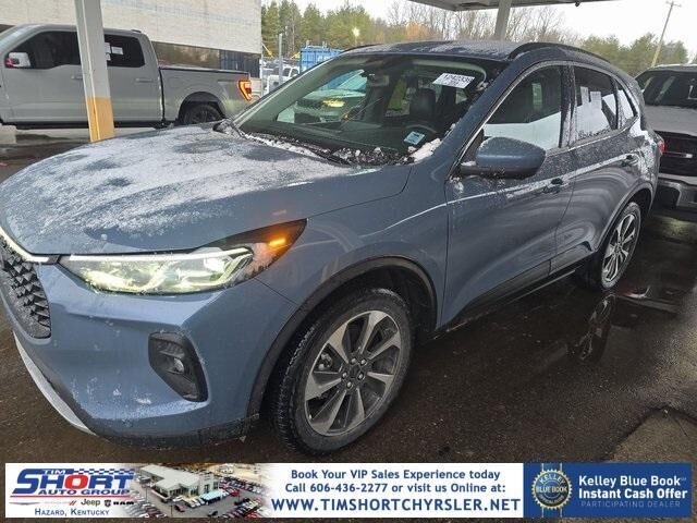 2024 FORD Escape