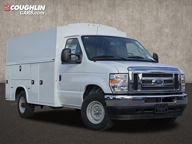 2025 FORD E-350