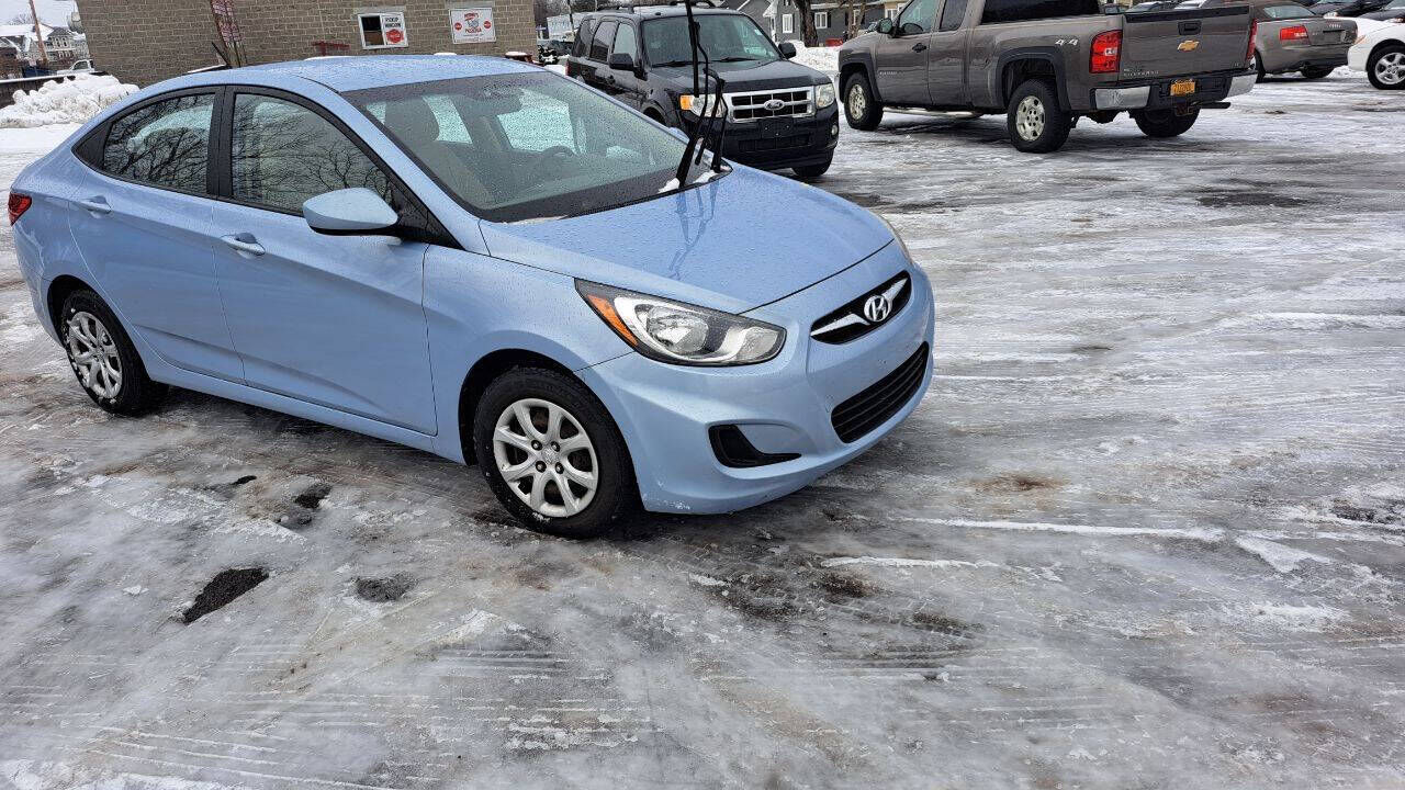 2012 HYUNDAI Accent