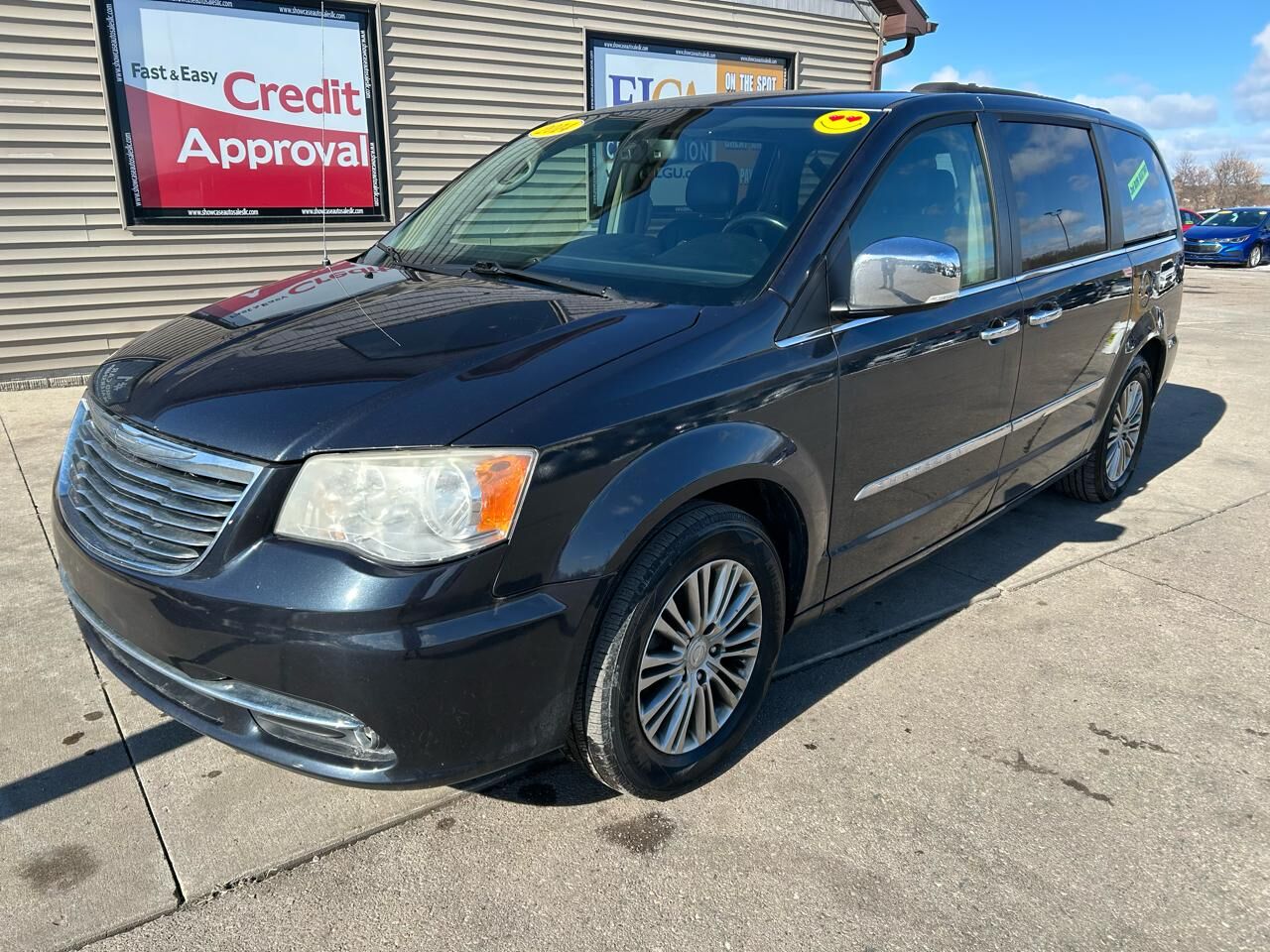 2014 CHRYSLER Town and Country