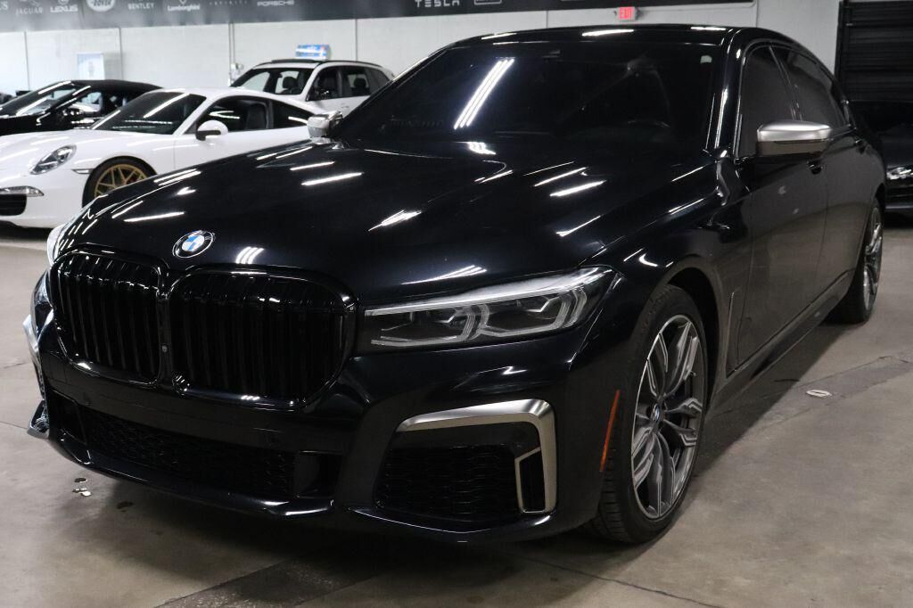 2021 BMW M7