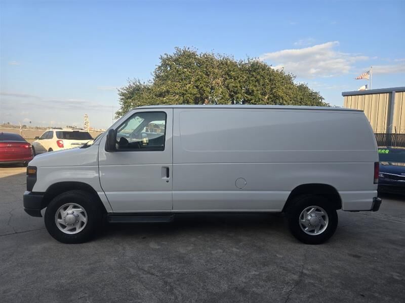 2013 FORD E-250