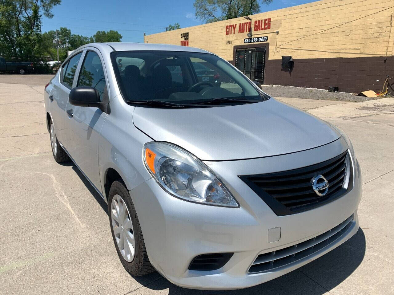 2012 NISSAN Versa