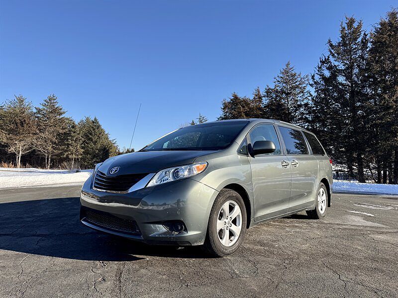 2014 TOYOTA Sienna