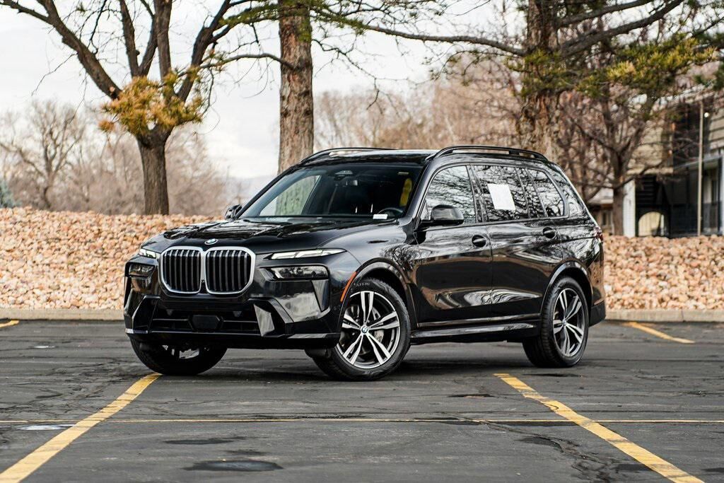 2023 BMW X7