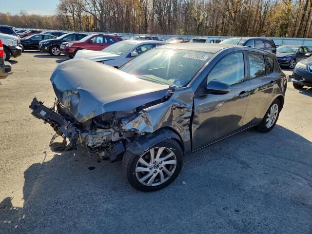 2013 MAZDA Mazda3