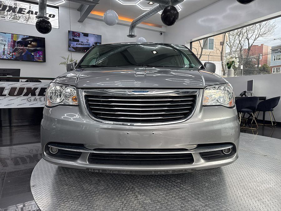 2015 CHRYSLER Town and Country