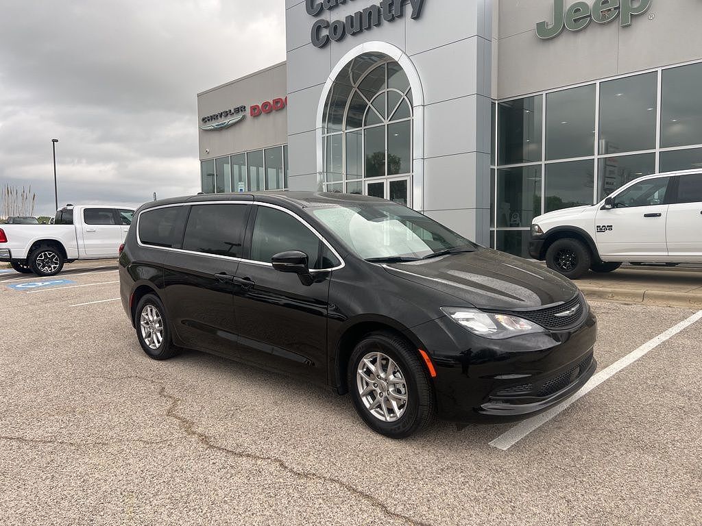 2025 CHRYSLER Voyager