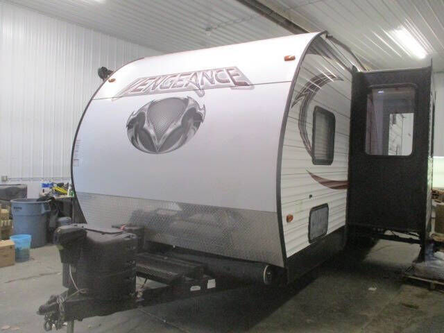 2016 FOREST RIVER Vengeance