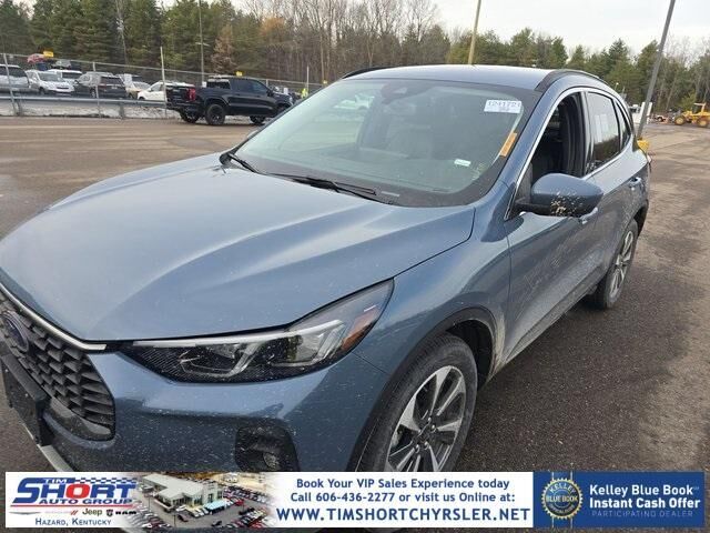 2024 FORD Escape