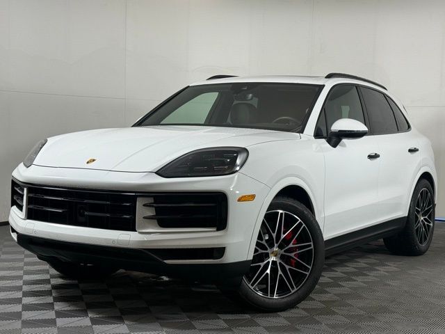 2024 PORSCHE Cayenne